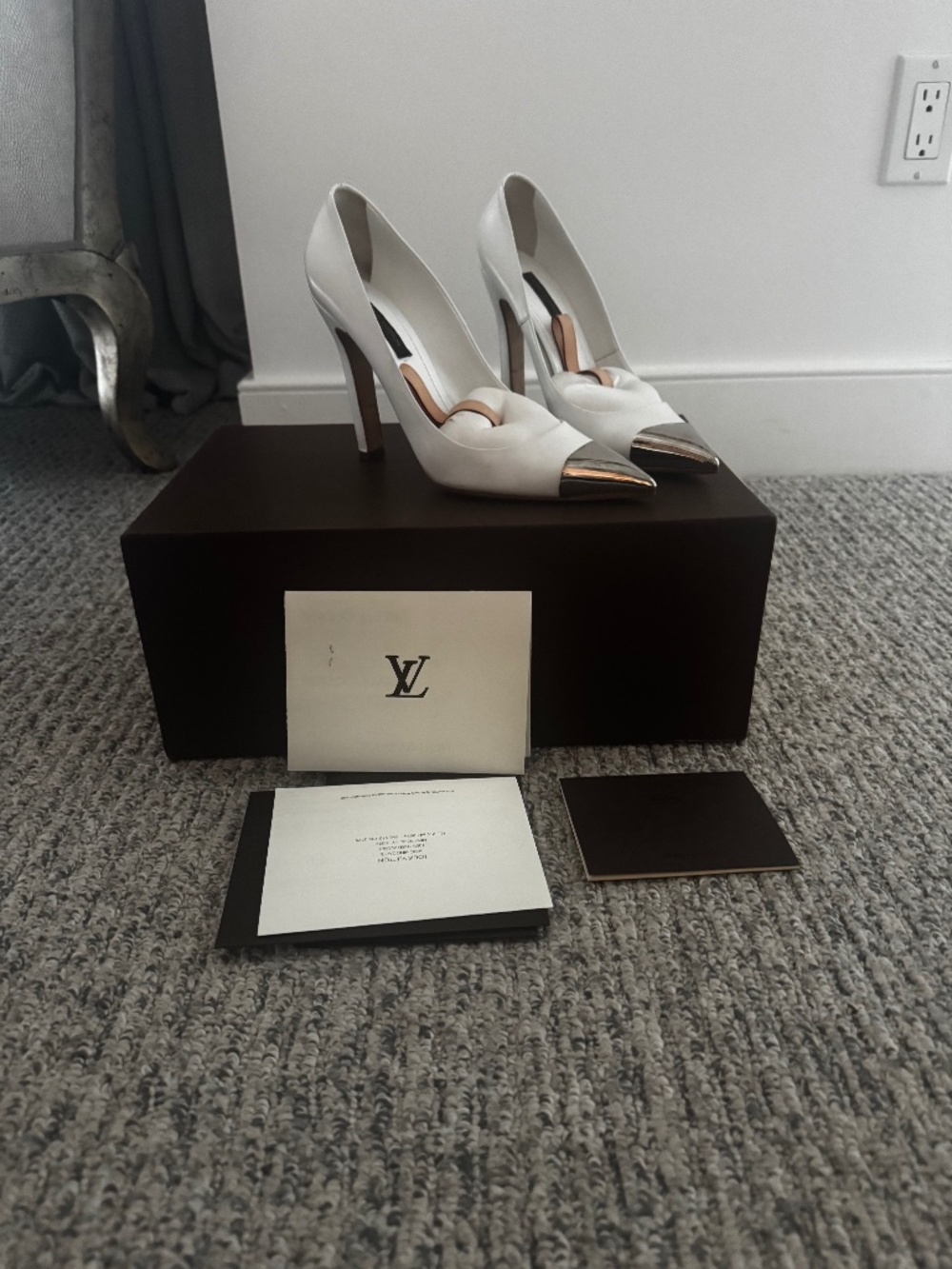 Louis Vuitton classic pump